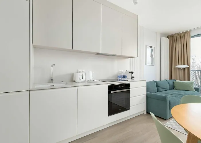 Apartment Elegant With Underground Parking And Balcony By Renters Prestige