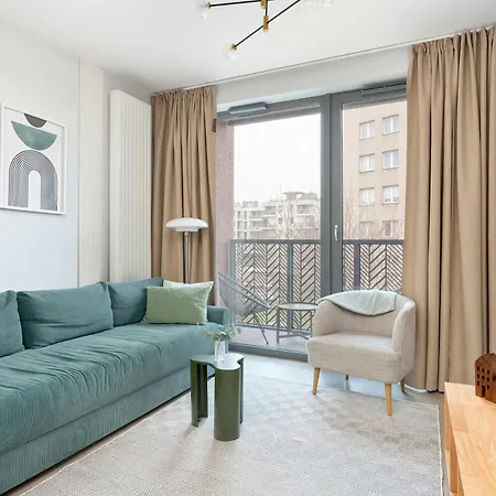 Elegant With Underground Parking And Balcony By Renters Prestige