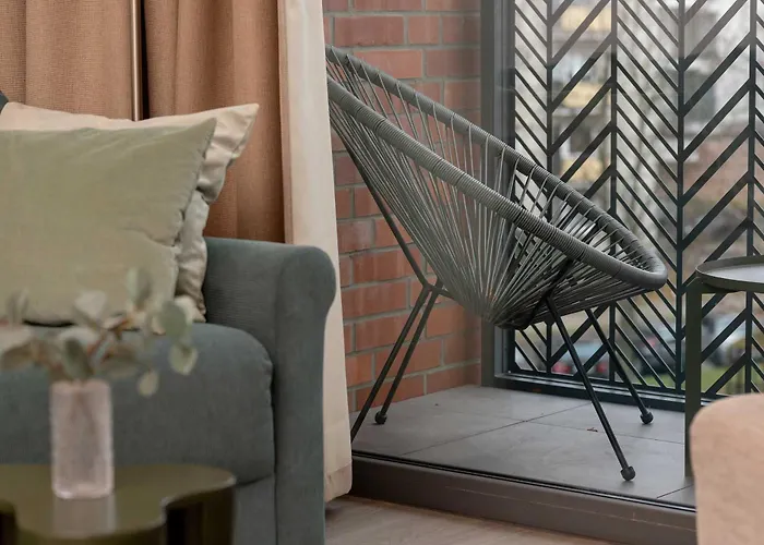 Elegant With Underground Parking And Balcony By Renters Prestige 公寓 *