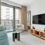 Elegant With Underground Parking And Balcony By Renters Prestige Apartment *